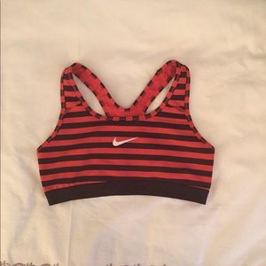 Nike Women’s Sports Bra Size M